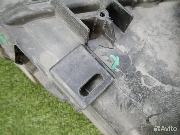 Фара правая Volkswagen Tiguan