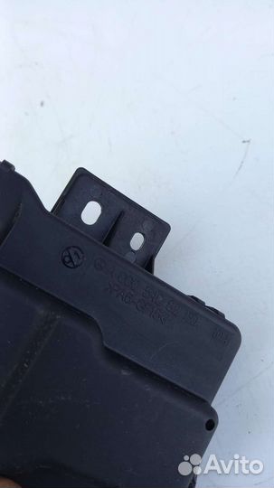 Блок предохранителей Mercedes V167