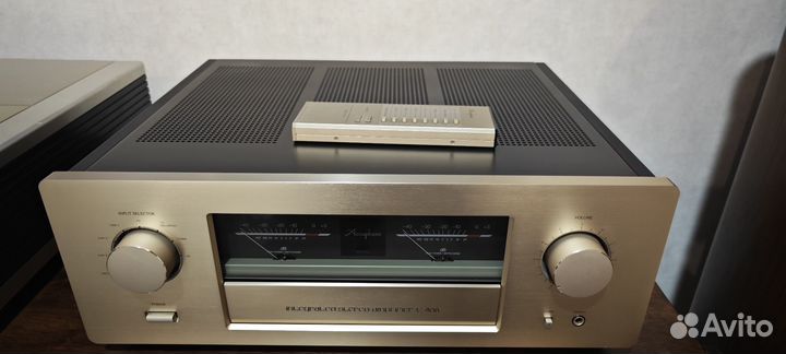 Accuphase E-406