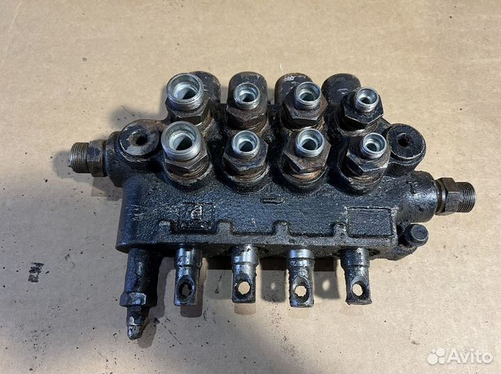 Распределитель гидравлический на Mitsubishi fuso 4