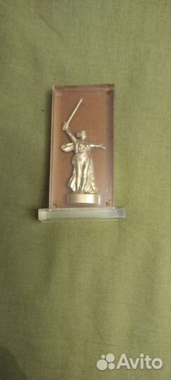 Статуэтка родина мать