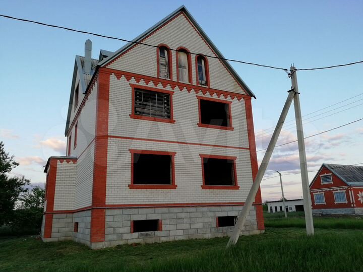 Дом 215 м² на участке 10 сот.