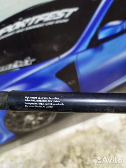 Амортизатор газо-масляный капота Audi A4 B8