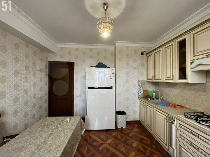 2-к. квартира, 73 м², 1/8 эт.