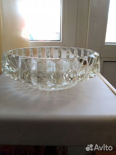 Хрустальная ваза и пепельница