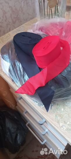 Косая бейка, цвет чёрный и красный