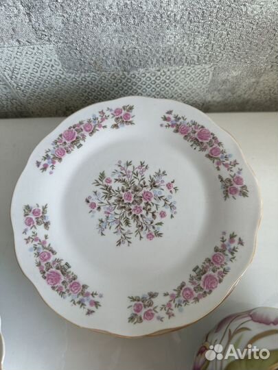 Набор посуды и заварочный чайник