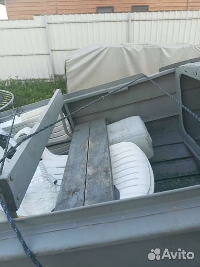 Моторная лодка с мотором