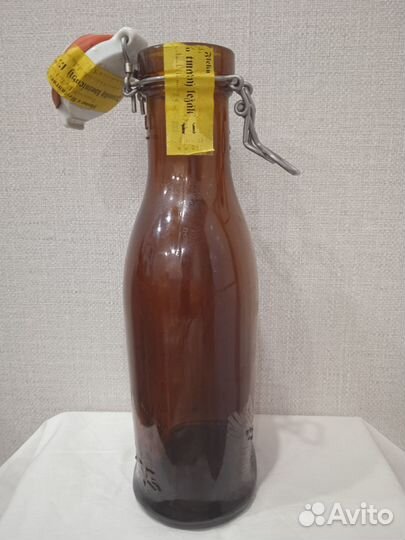 Бутылка с ручкой с бугельной пробкой Прага 1 л