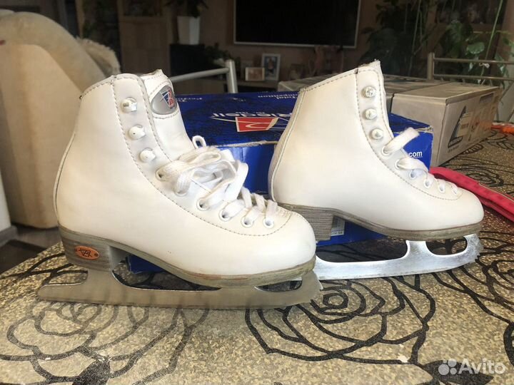 Фигурные коньки riedell