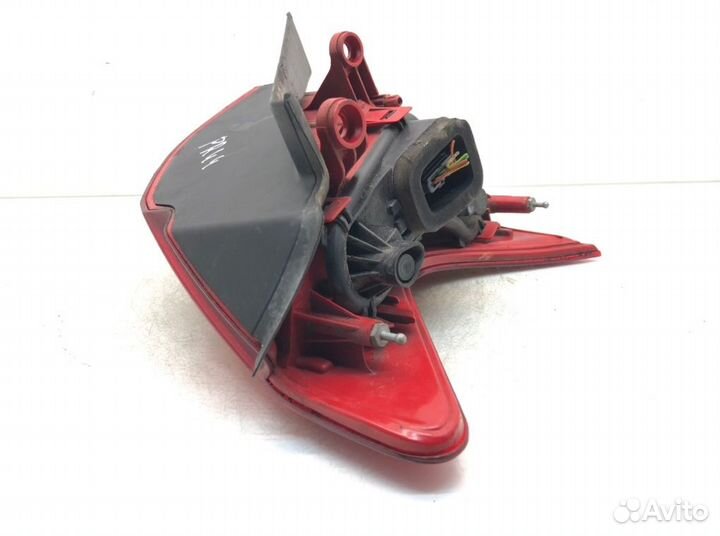 Фонарь задний правый Peugeot 3008 1.6 HDI 2010