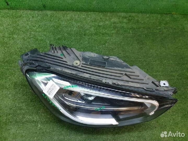 Фара правая Mercedes-Benz GLC