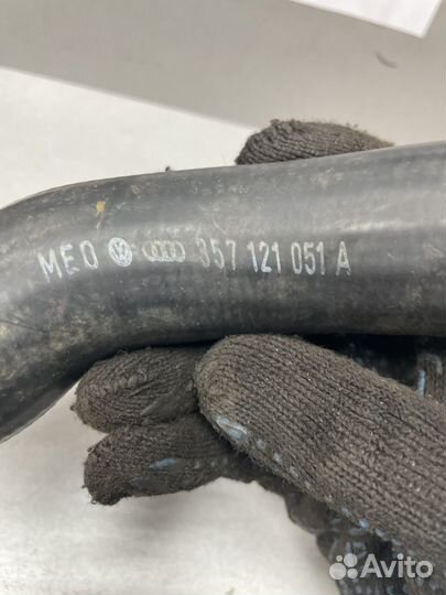 Патрубок охлаждения vag audi vw 357121051a