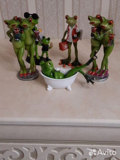 Статуэтка лягушка