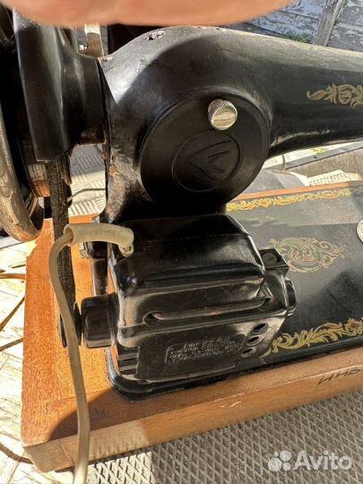 Швейная машинка с электроприводом «Подольск»