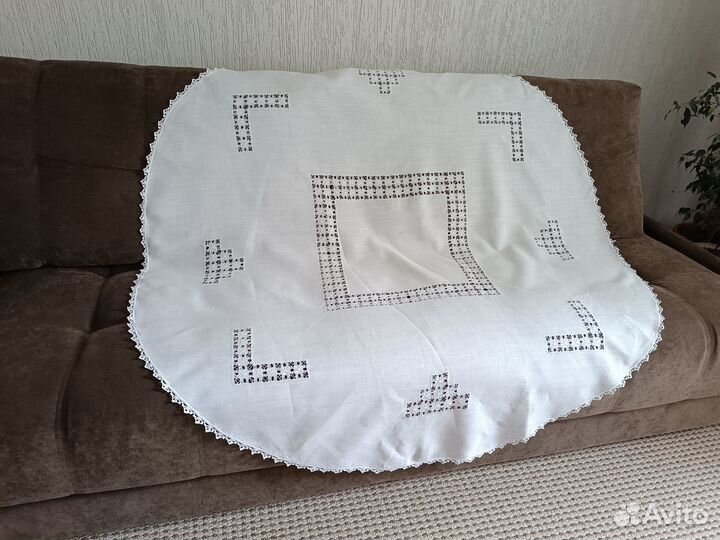 Винтажная скатерть с вышивкой Германия