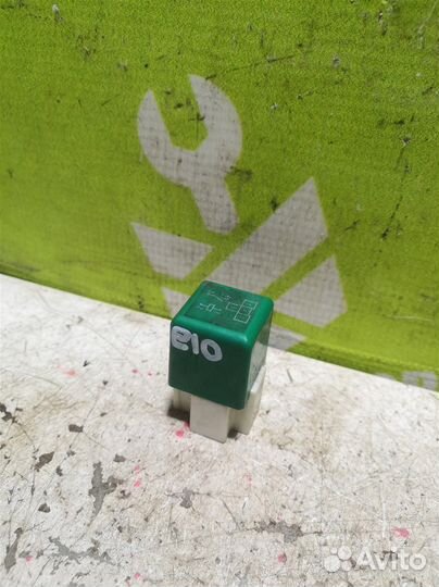 Реле Тойота Королла Е100