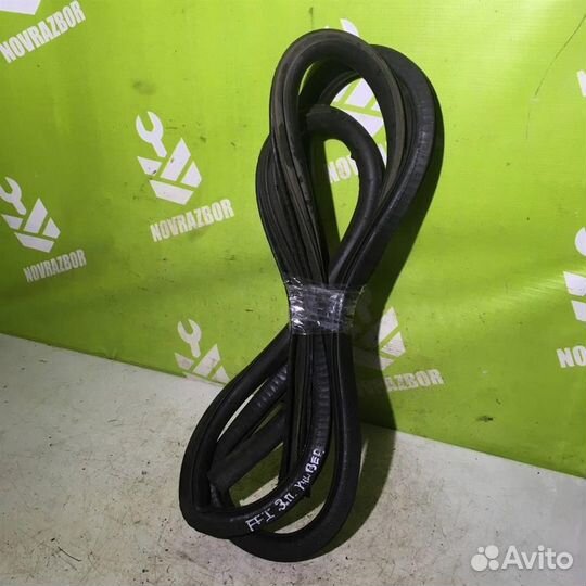 Уплотнитель двери Форд Фокус 1
