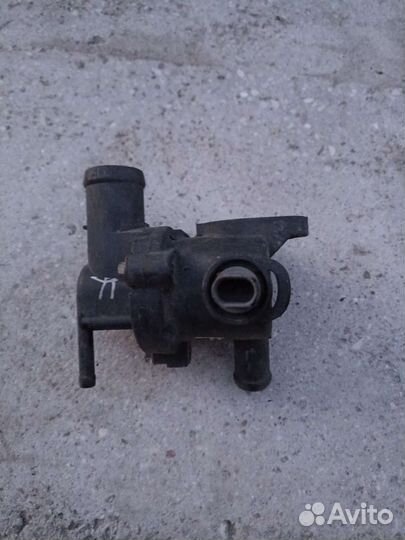 Skoda Fabia корпус термостата