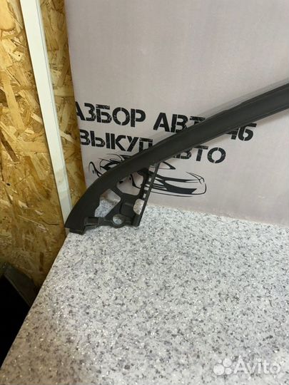 Накладка двери передняя правая Opel Insignia седан