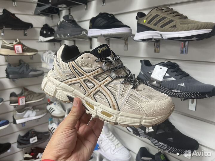 Кроссовки asics