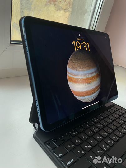 iPad air 5 2022 вместе с клавиатурой с тачпадом