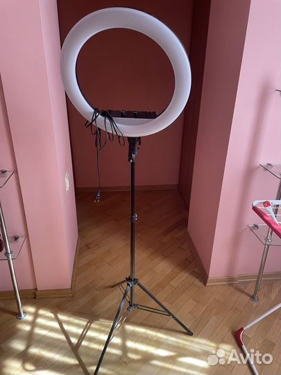 Кольцевая светодиодная лампа