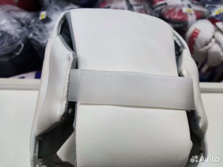 Шлем для каратэ белый