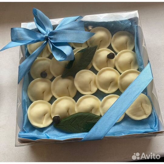 Букет из шоколадных пельменей