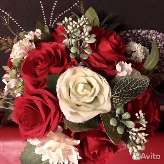 Интерьерная композиция из реалистичных цветов