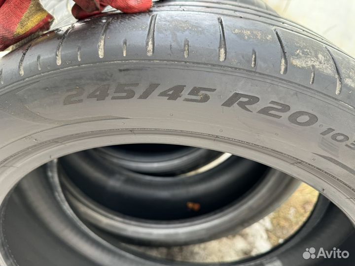 Pirelli P Zero PZ4 245/45 R20 и 275/40 R20 106W