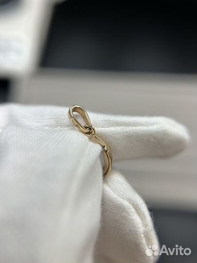 Подвеска золотая с бриллиантом и перламутром