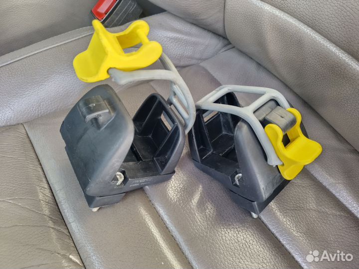 Крепление для лыж на крышу автомобиля