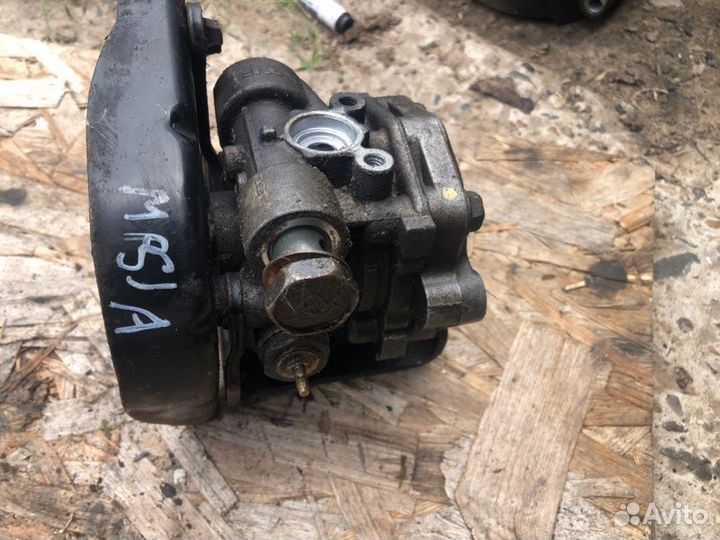 Насос гидроусилителя руля Mitsubishi Pajero Sport