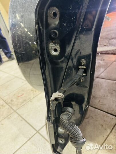 Дверы багажника рав4 в зборе