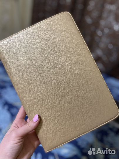 Чехлы на телефон