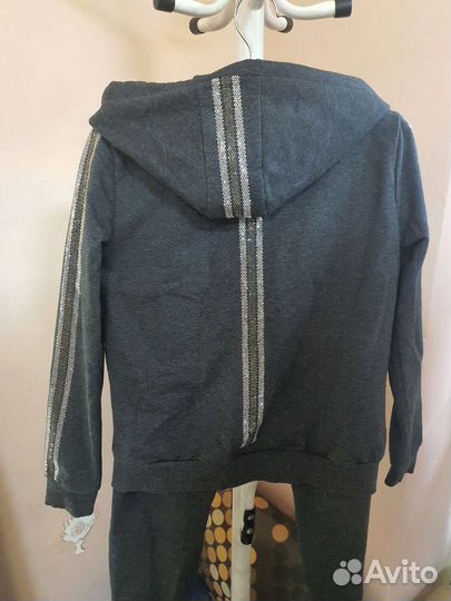 Костюм спортивный