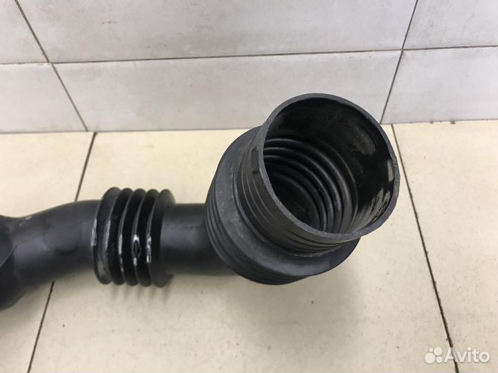 Патрубок воздушного фильтра M2 (2010-1014)