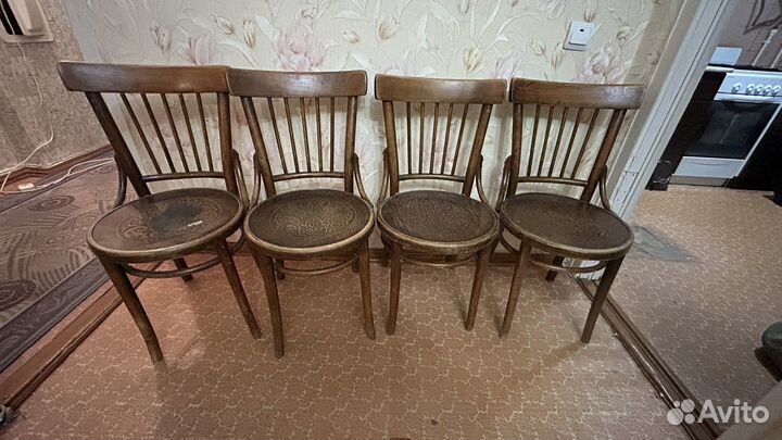 Стулья венские с тиснением