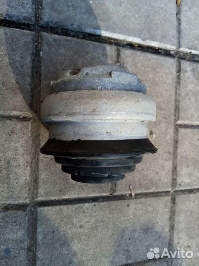 Опора двигателя правая мерседес w211