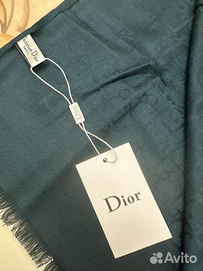 Теплые палантины Dior