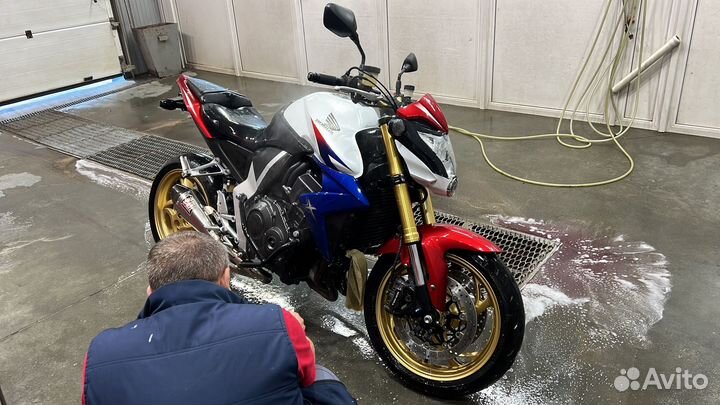 Мотоцикл Honda CB1000r 2013г.в