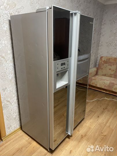 Холодильник Samsung Side by side