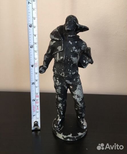 Антикварная статуэтка