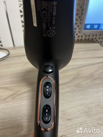 Новый Фен vitek VT 8220