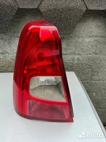 Задняя левая фара рено логан