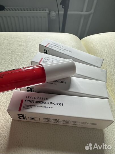 Блеск для губ Ангиофарм