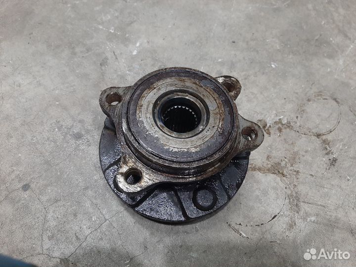 Ступица передняя левая RAV4 30-2011 Европа