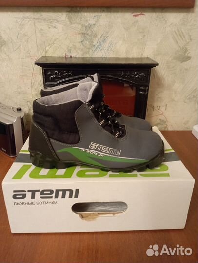 Лыжные ботинки