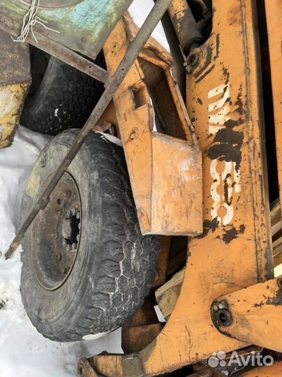 Мини-погрузчик Уралвагонзавод ПУМ-500, 2002